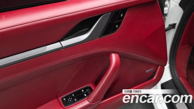 Porsche 911 2020 — photo 29