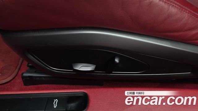 Porsche 911 2020 — photo 31
