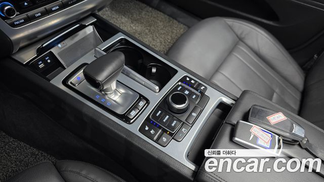 Genesis G80 2017 — photo 12