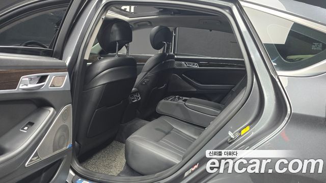 Genesis G80 2017 — photo 17