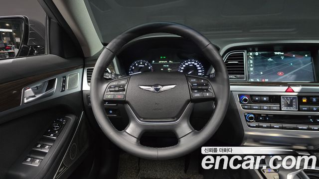 Genesis G80 2017 — photo 18