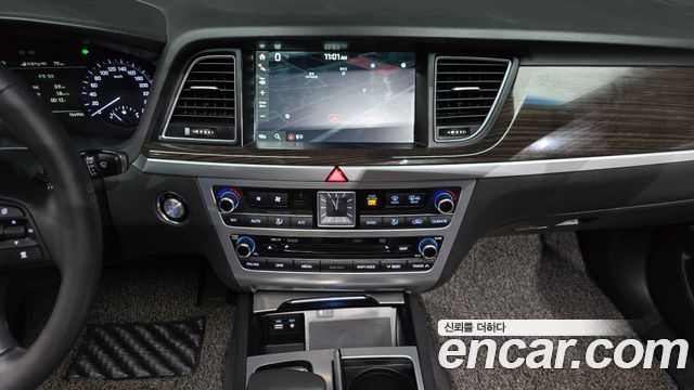 Genesis G80 2017 — photo 19