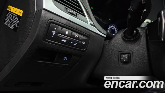 Genesis G80 2017 — photo 24