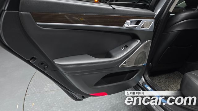Genesis G80 2017 — photo 15