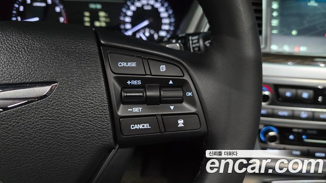 Genesis G80 2017 — photo 30