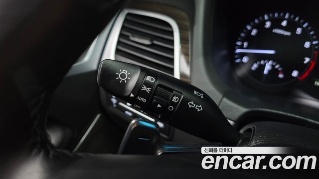 Genesis G80 2017 — photo 31