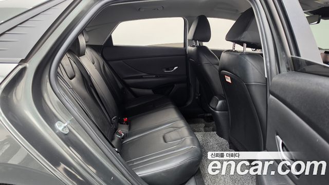 Hyundai AVANTE 2021 — photo 17