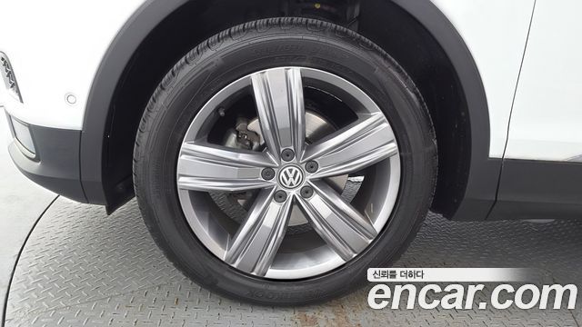 Volkswagen Tiguan 2018 — photo 5