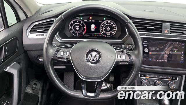 Volkswagen Tiguan 2018 — photo 20