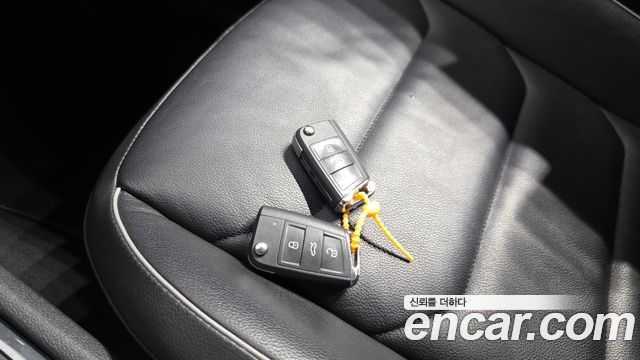 Volkswagen Tiguan 2018 — photo 22