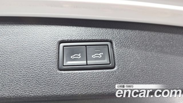 Volkswagen Tiguan 2018 — photo 23