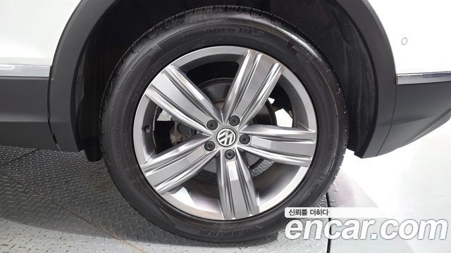 Volkswagen Tiguan 2018 — photo 7