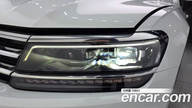 Volkswagen Tiguan 2018 — photo 8