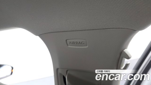 Volkswagen Tiguan 2018 — photo 29