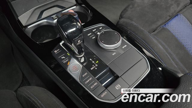 BMW 1-Series 2020 — photo 12