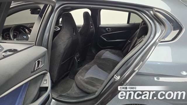 BMW 1-Series 2020 — photo 17