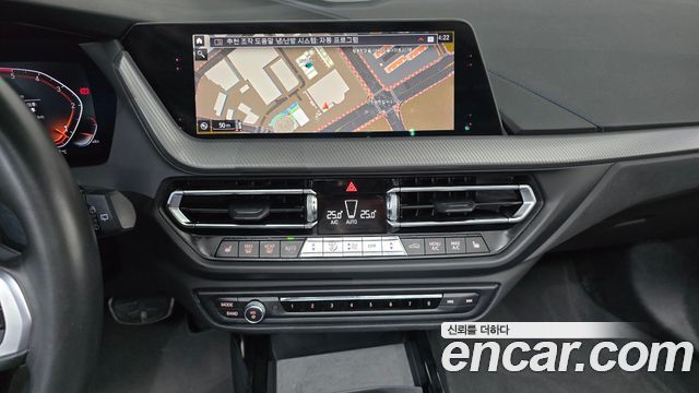 BMW 1-Series 2020 — photo 18