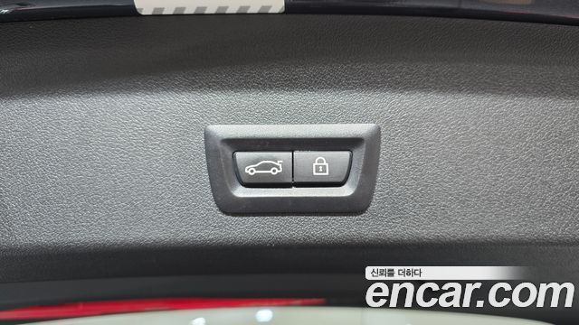BMW 1-Series 2020 — photo 22