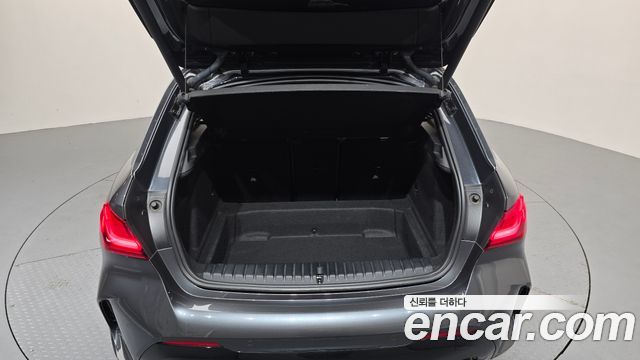 BMW 1-Series 2020 — photo 23
