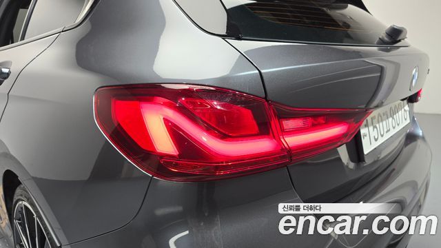 BMW 1-Series 2020 — photo 9