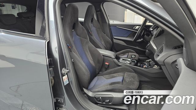 BMW 1-Series 2020 — photo 16