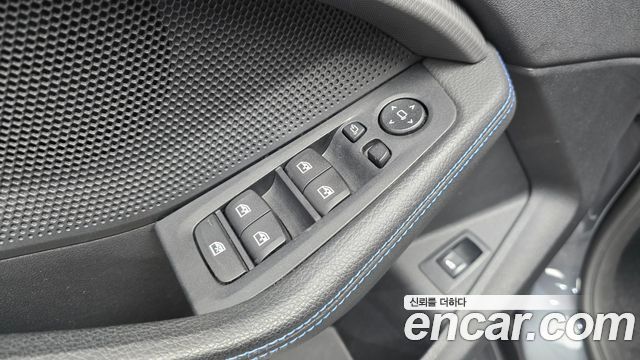 BMW 1-Series 2020 — photo 28