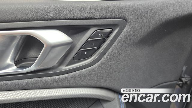 BMW 1-Series 2020 — photo 30