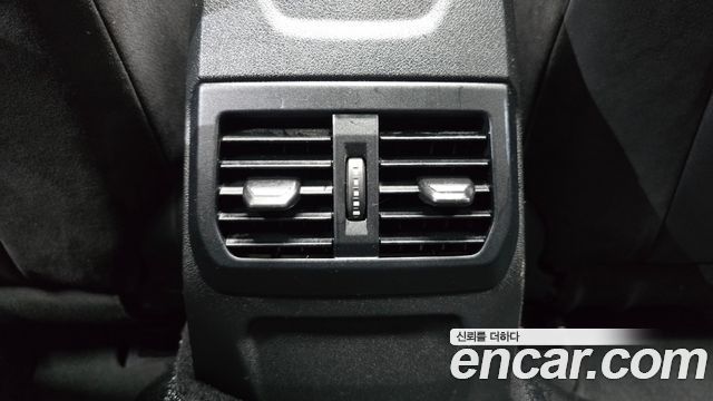 BMW 1-Series 2020 — photo 31