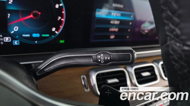 Mercedes-Benz GLE-Class 2020 — photo 9