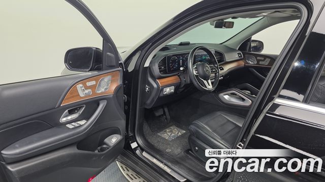 Mercedes-Benz GLE-Class 2020 — photo 10