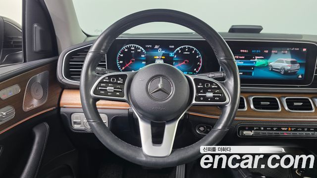 Mercedes-Benz GLE-Class 2020 — photo 15