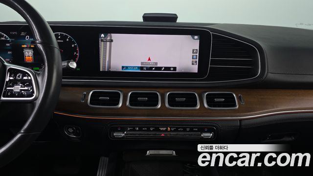 Mercedes-Benz GLE-Class 2020 — photo 16