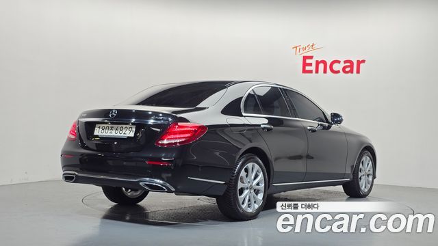 Mercedes-Benz E-Class 2020 — photo 2