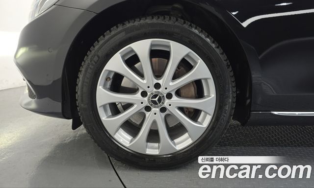Mercedes-Benz E-Class 2020 — photo 5