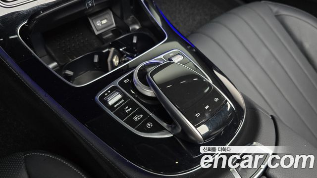 Mercedes-Benz E-Class 2020 — photo 24
