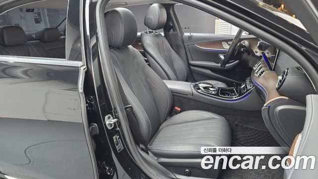 Mercedes-Benz E-Class 2020 — photo 16