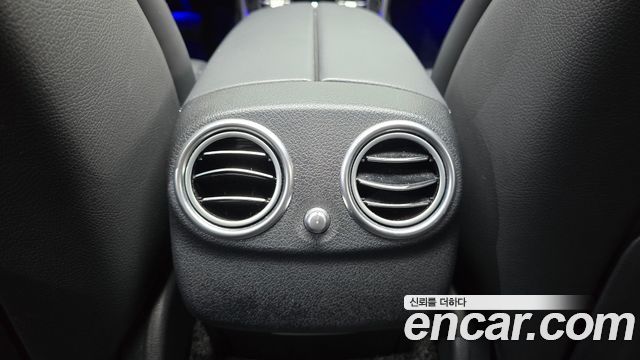 Mercedes-Benz E-Class 2020 — photo 31