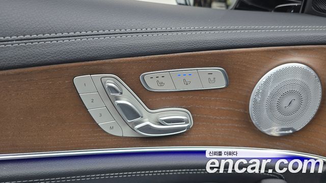 Mercedes-Benz E-Class 2020 — photo 32