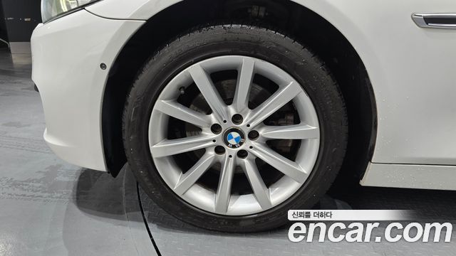BMW 5-Series 2015 — photo 5
