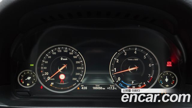 BMW 5-Series 2015 — photo 8