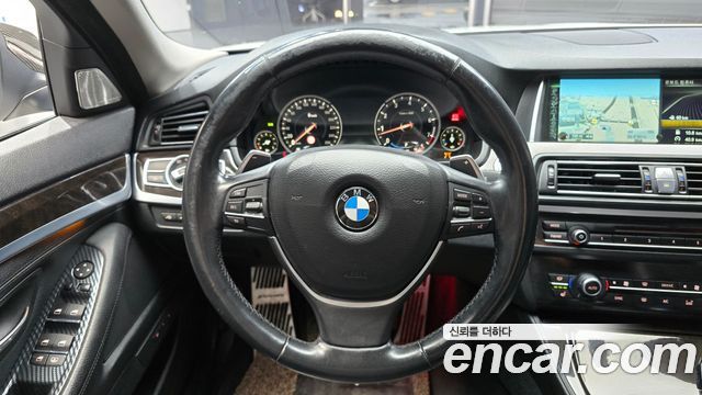 BMW 5-Series 2015 — photo 13