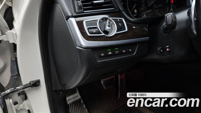 BMW 5-Series 2015 — photo 16