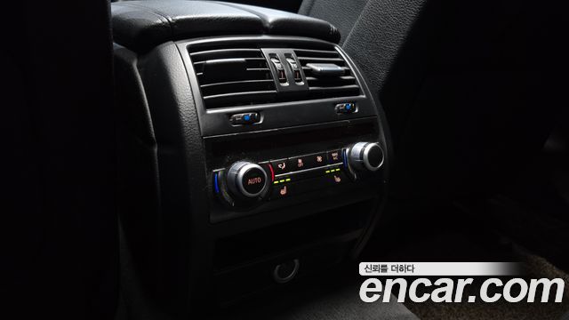 BMW 5-Series 2015 — photo 18