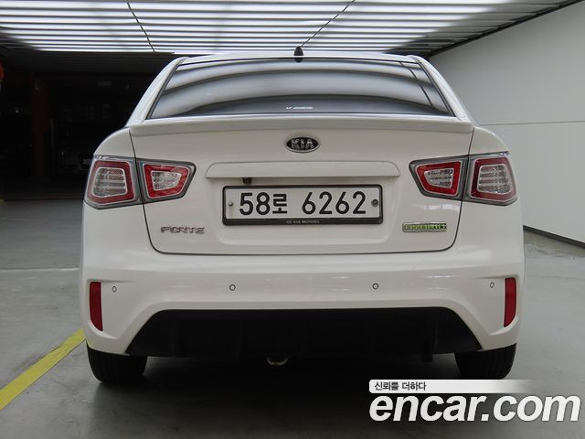 Kia Porte 2013 — photo 3