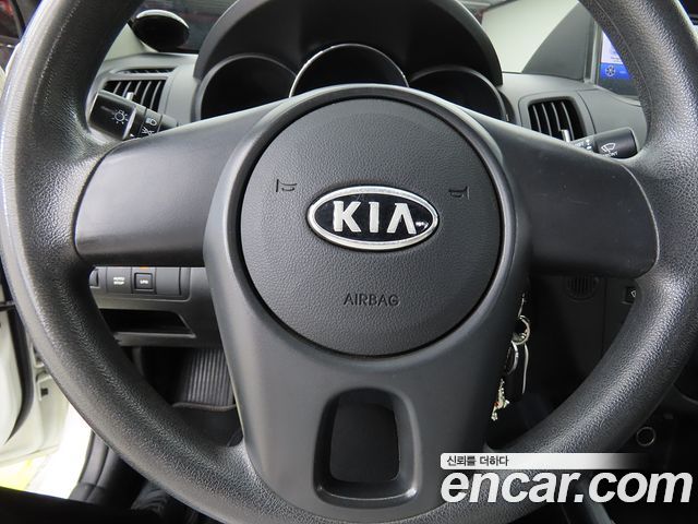 Kia Porte 2013 — photo 9