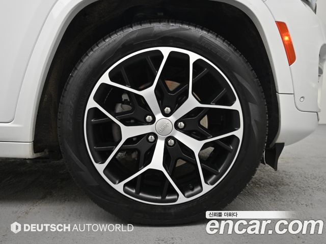 Jeep Cherokee 2023 — photo 5