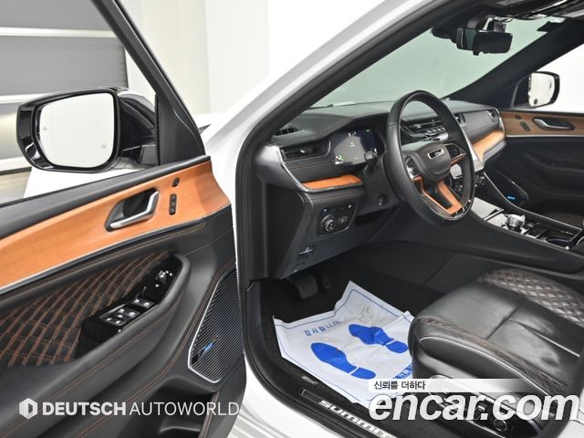 Jeep Cherokee 2023 — photo 11