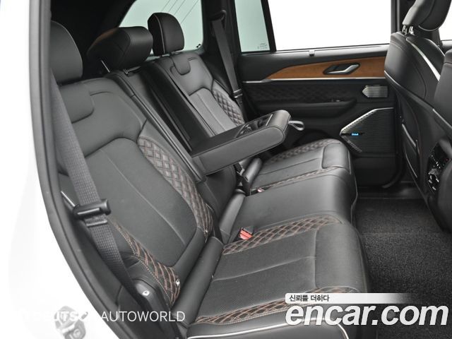 Jeep Cherokee 2023 — photo 12