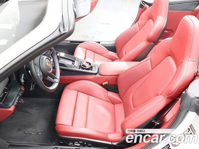 Porsche 911 2023 — photo 10