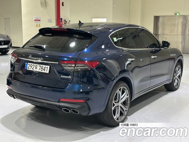 Maserati Levante 2023 — photo 2